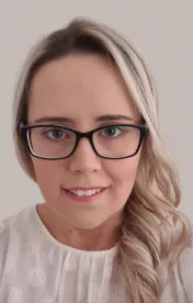 Headshot Sarah Garvin